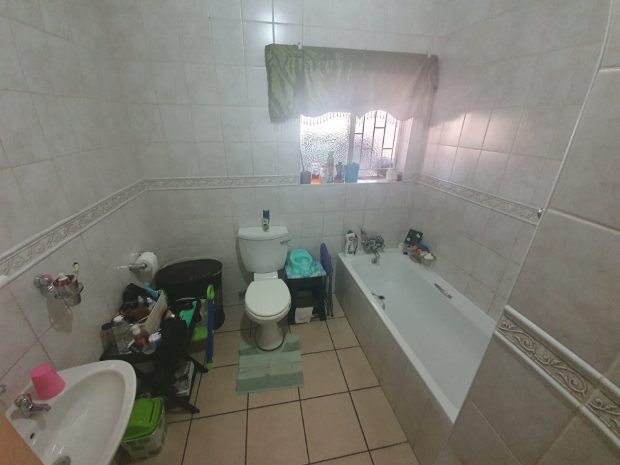 3 Bedroom Property for Sale in Riviera Northern Cape